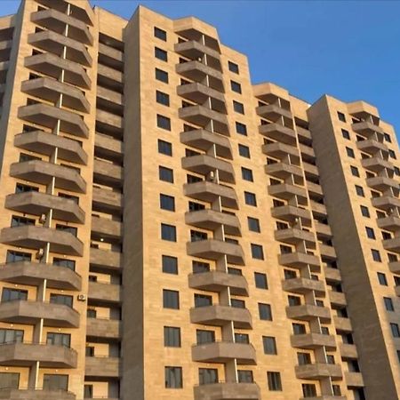 Beautiful Apartment With 3 Balconies In The Center Of יירבאן מראה חיצוני תמונה